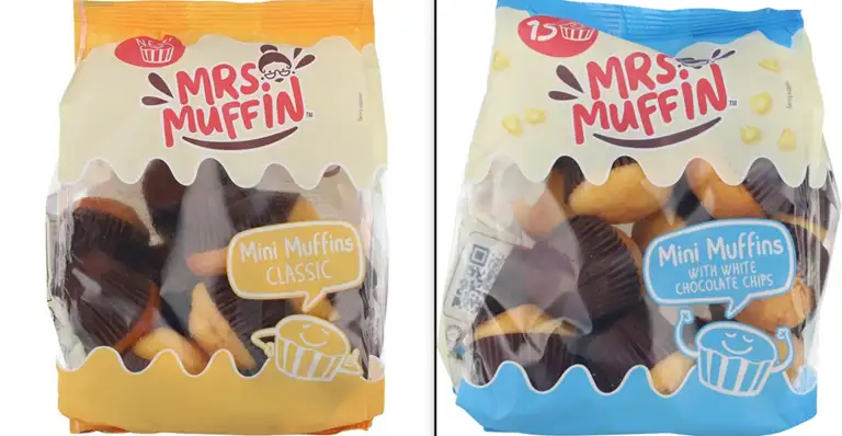 2 bags of muffins, a classic version and one with white chocolate chips