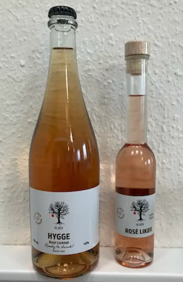 Billede af de tilbagekaldte produkter: "Hygge" Rosé Cocktail og Rosé Likør